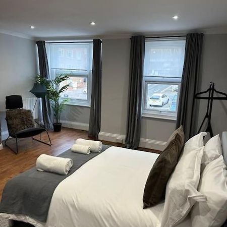 High Wycombe Centre- 2 Bed Flat Leilighet Eksteriør bilde