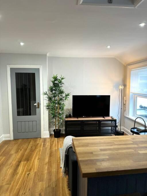 High Wycombe Centre- 2 Bed Flat Leilighet Eksteriør bilde